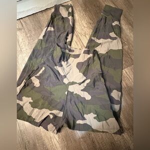 aerie offline size small